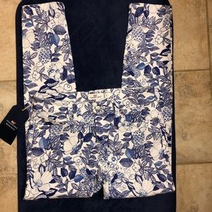 Vineyard Vines NWT bird print skinny jeans